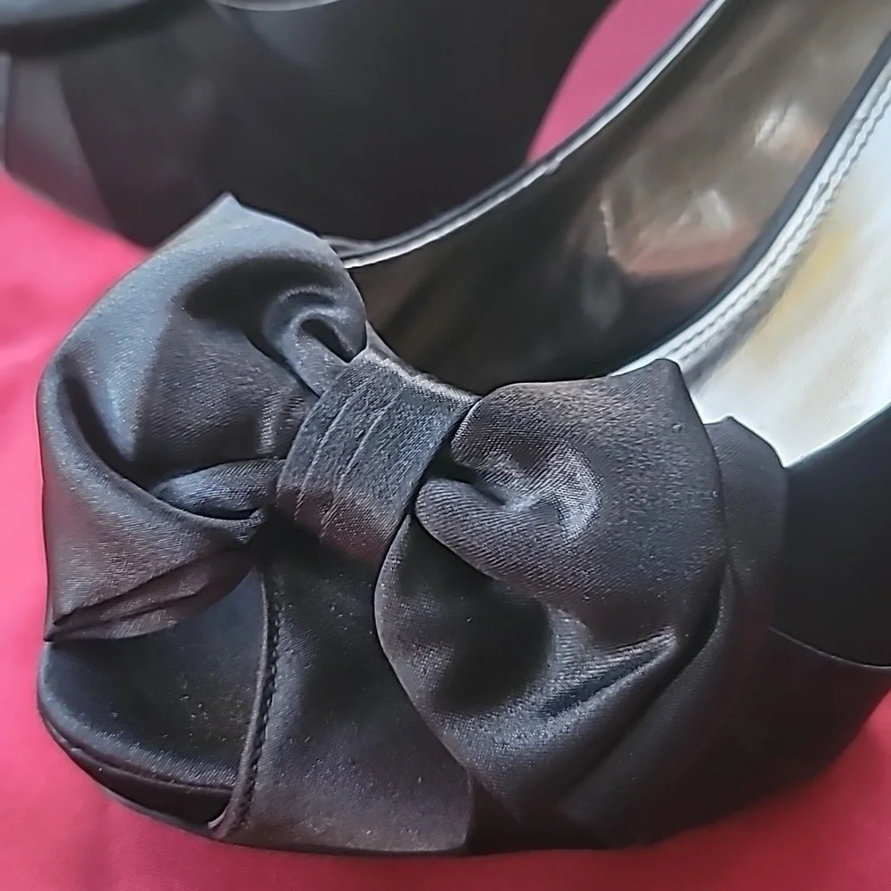 BLACK SATIN PEEP TOE sz 9.5 big bow sexy ♥️ 🔥 platform stiletto heels